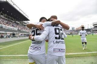 Equipe santista comemorando o primeiro gol da partida (Foto: Divulgação/Santos F.C)