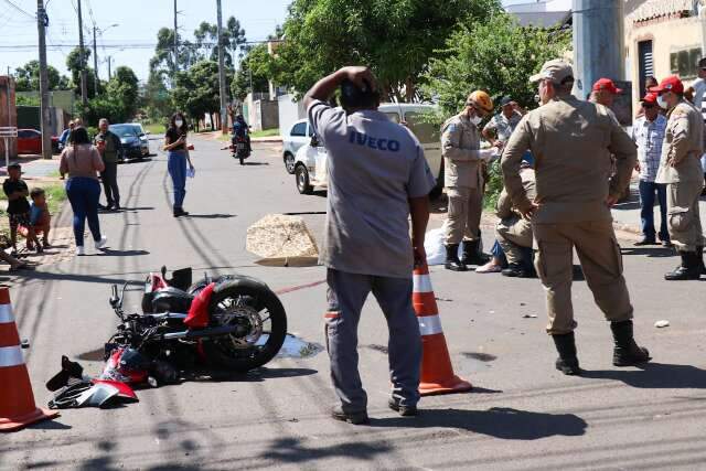 Acidente entre carro e motocicleta mata m&uacute;sico e deixa outro ferido 