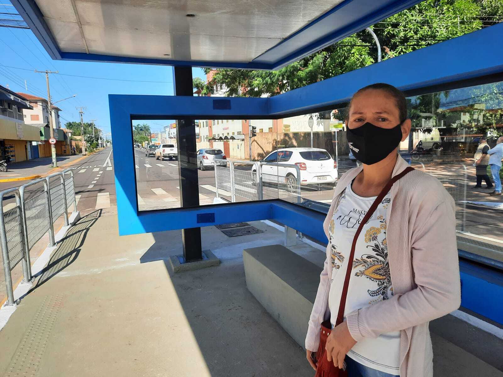 Corredor de ônibus na Rua Brilhante vira estacionamento e leitor reclama -  Capital - Campo Grande News