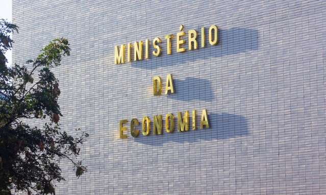 Governo reserva R$ 11,7 bilh&otilde;es para reajuste salarial de servidores em 2023