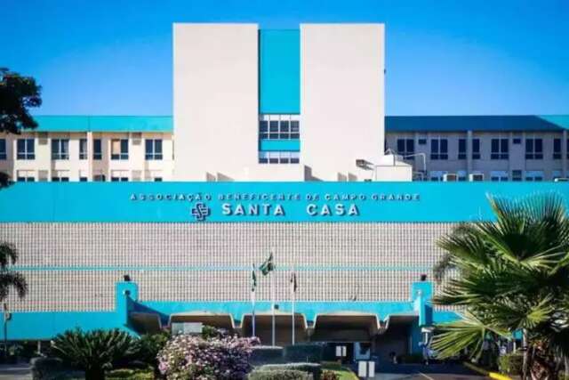 Paciente surta e agride enfermeiras da Santa Casa em atendimento 