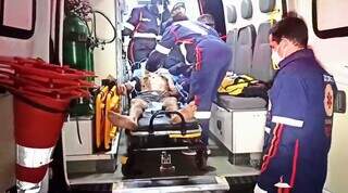 Homem sai para comprar &aacute;gua e volta para casa com tiro na barriga