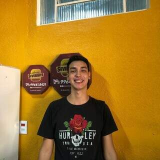 Aos 19 anos, Bruno abriu pela 2ª vez a pizzaria no bairro. (Foto: Jéssica Fernandes)
