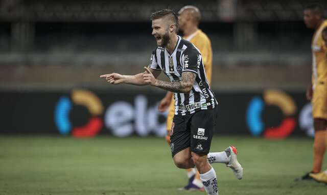 Atl&eacute;tico-MG vence com gols de Eduardo Sasha na Copa do Brasil