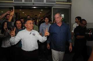 Odilon ao lado de Ciro, durante visita do presidenciável em agosto de 2018 à Campo Grande; no segundo turno, ele declarou apoio a Bolsonaro (Foto: Paulo Francis/Arquivo)