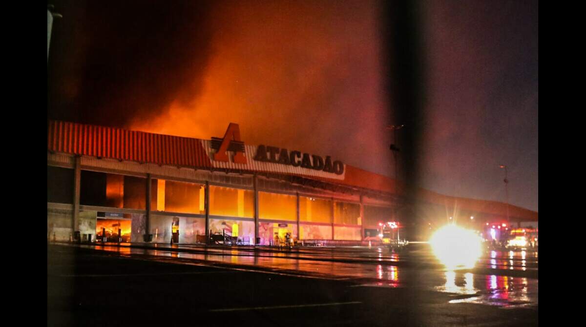 Incêndio que destruiu atacadista em MS começou no estoque de