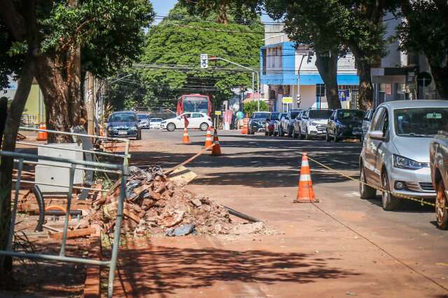 Para testar asfalto, Rua Rui Barbosa ter&aacute; trecho interditado neste s&aacute;bado