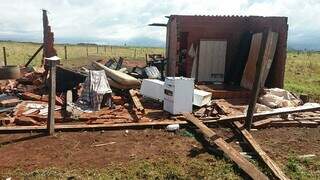 Casa foi completamente destruída em Nova Itamarati (Foto: Direto das Ruas)