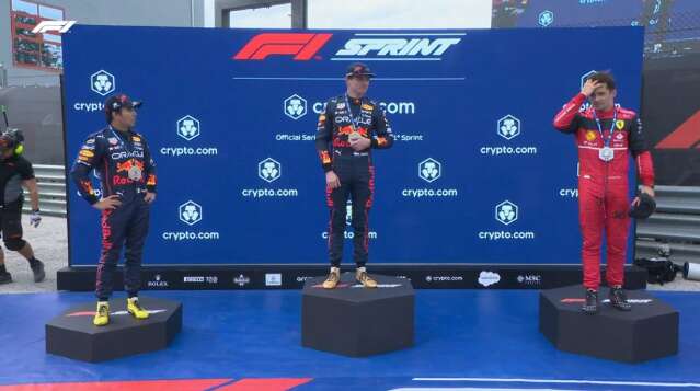 Max Verstappen vence corrida r&aacute;pida e larga na frente em &Iacute;mola