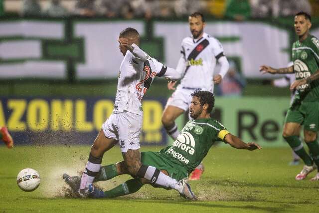 Jogando na Arena Cond&aacute;, Vasco empata com Chapecoense