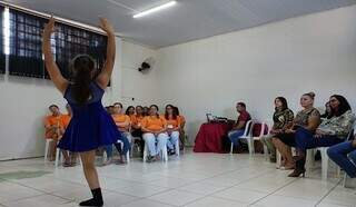 Projeto de reinser&ccedil;&atilde;o social leva aulas de jazz para pres&iacute;dio 