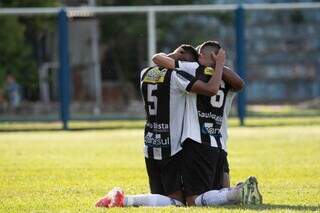 Jogadores comemorando primeiro gol do Galo, neste domingo. (Foto: Vinícius Eduardo/@eduardofotoms)