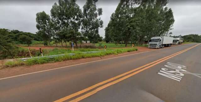 Homem &eacute; encontrado morto com marcas de tiros e m&atilde;os amarradas
