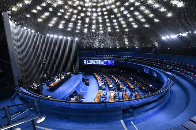 Congresso recebe proposta da LDO 2023 com aumento de R$ 82 no sal&aacute;rio m&iacute;nimo