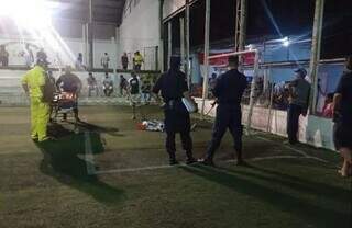 Menino de 9 anos tem a cabe&ccedil;a esmagada por trave de gol em campo