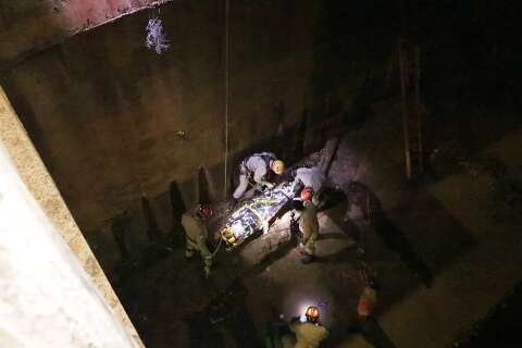 Mulher passa a tarde bebendo e se joga de ponte no Rio Anhandu&iacute; 