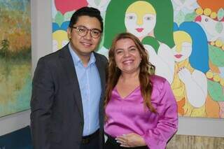 Luiz Henrique Eloy ao lado de Giselle Marques, pré-candidata do PT ao governo. (Foto: Reprodução/Facebook)