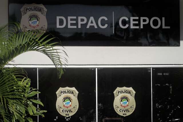 Homem surta, ataca policiais com lan&ccedil;a artesanal e &eacute; baleado