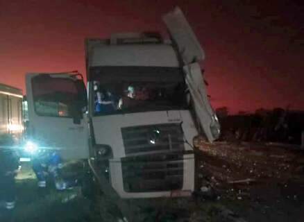 Colisão entre caminhões mata empresário de Chapadão do Sul na MS-306