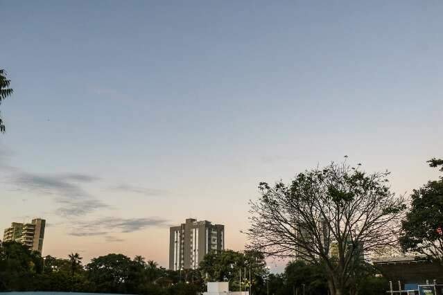 Previs&atilde;o &eacute; de tempo firme com temperatura m&aacute;xima de 37 graus