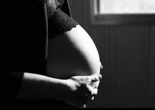 Ainda é tabu conversar sobre a escuridão que a maternidade pode trazer à vida da mulher.