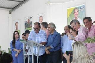 Para comemorar o aniversário de Caracol, Reinaldo Azambuja autorizou novos investimentos. (Fotos: Chico Ribeiro/Subcom-MS)