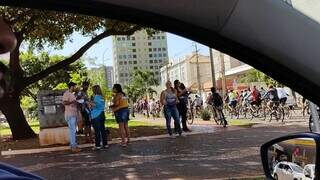 Grupo estava concentrado na Avenida Afonso Pena (Foto: Mirian Machado)