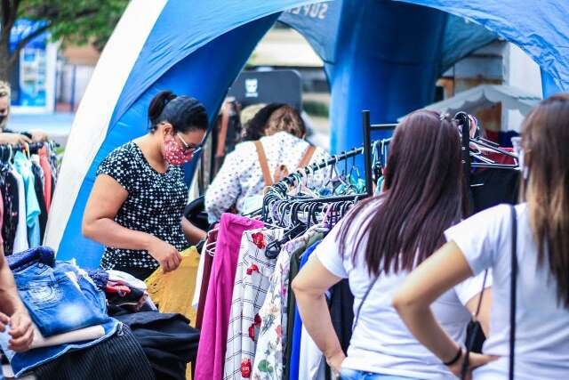 Na Capital, 6&ordm; bazar pelos animais ter&aacute; roupas com pre&ccedil;o m&aacute;ximo de R$ 20,00
