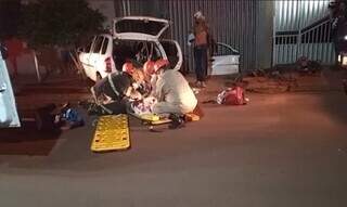 Atendimento dos feridos na colisão no Guanandi II. (Foto: Reprodução)