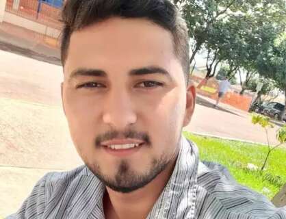 Pol&iacute;cia encontra caminhonete e identifica suspeito de executar jovem a tiros