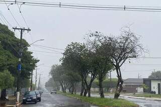 Ponta Porã amanheceu com chuva e neblina nesta terça-feira. (Foto: Direto das Ruas)