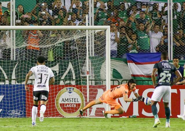 C&aacute;ssio defende p&ecirc;nalti e Corinthians segura empate com Deportivo Cali