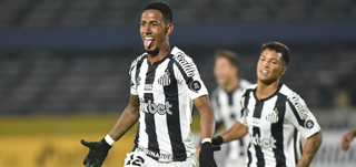 Rwan comemorando o seu gol na partida. (Foto: Ivan Storti/Santos FC)