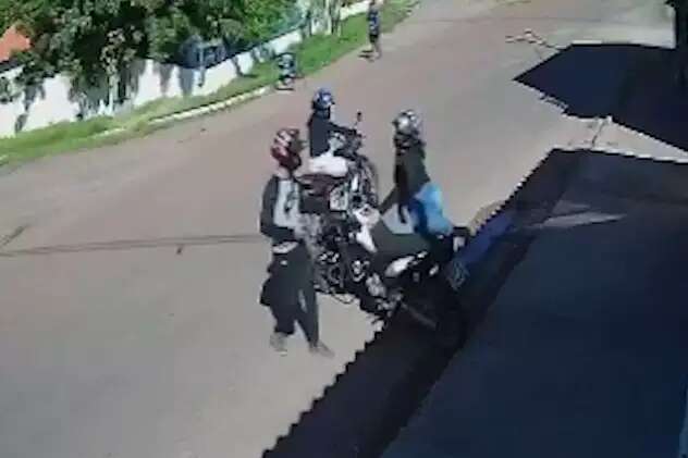 Jovem &eacute; assaltada e tem moto roubada por &quot;casal do crime&quot; em Lad&aacute;rio