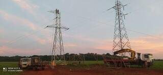 Trabalho da empresa em linhas de transmissão na zona rural. (Foto: Divulgação)
