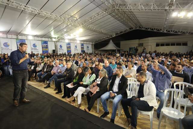 Encontro re&uacute;ne 500 vereadores em apoio ao pr&eacute;-candidato Eduardo Riedel