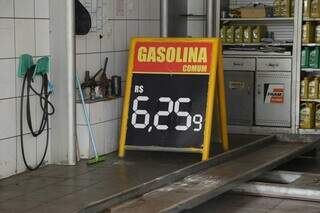 No começo do ano, posto de combustível mostrava três decimais. (Foto: Kísie Ainoã/Arquivo)