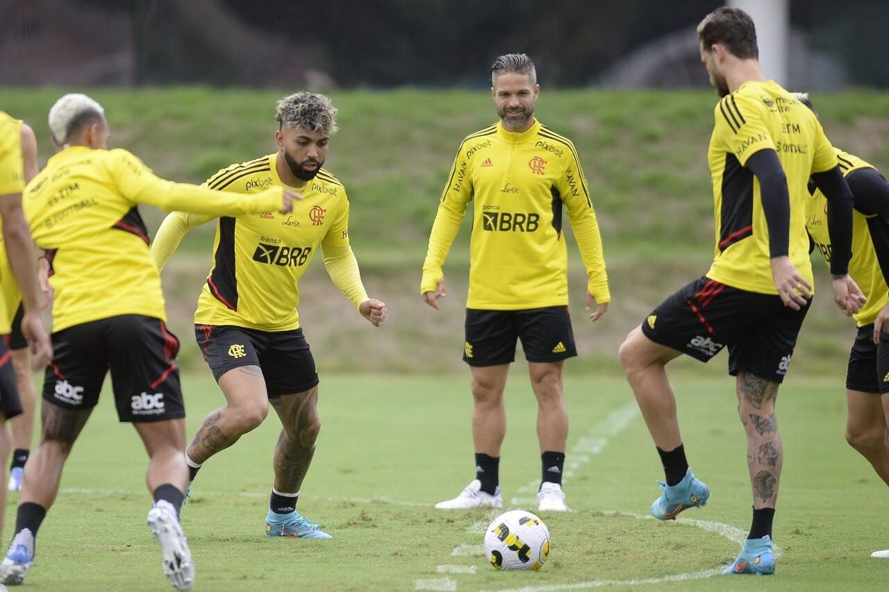 FLAMENGO E SÃO PAULO EM CAMPO; CONFIRA OS JOGOS DE HOJE E ONDE