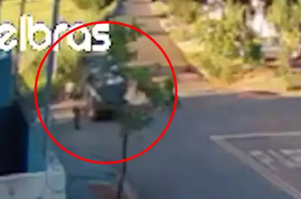Motorista que atropelou 4 se apresenta &agrave; pol&iacute;cia 
