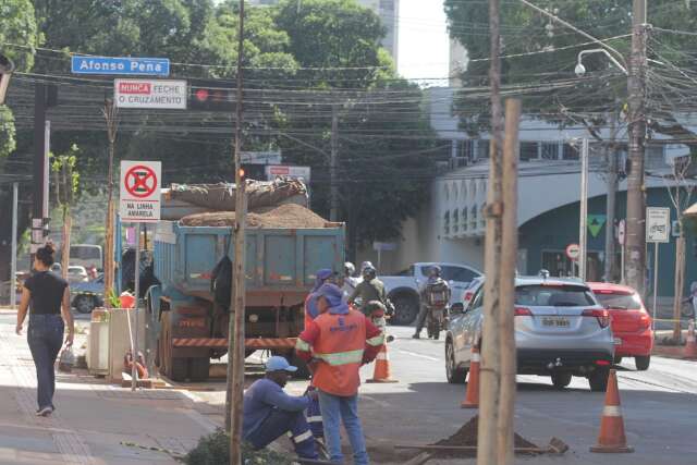 Obras deixam cruzamento da Rua Pedro Celestino parcialmente interditado hoje