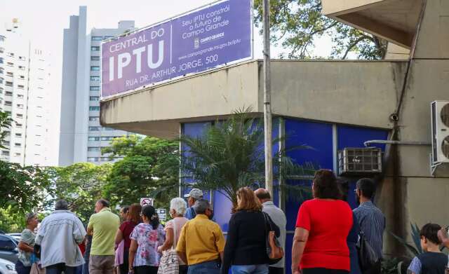 No &uacute;ltimo dia de Refis, contribuinte justifica atrasos e encara parcelamentos