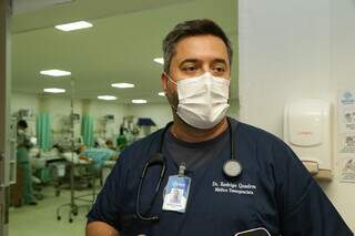 Médico emergencista Rodrigo Quadros. (Foto: Kísie Ainoã)