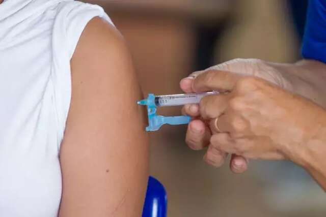 Tr&ecirc;s novos p&uacute;blicos podem se vacinar contra gripe a partir desta quarta