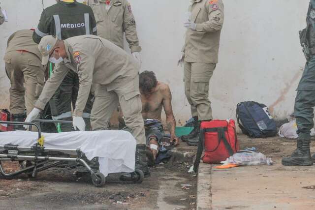 Usu&aacute;rio de drogas &eacute; espancado com barras de ferro por 3 homens 