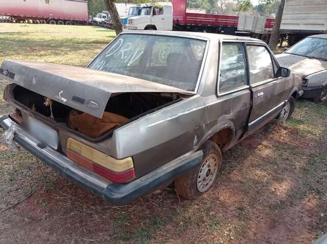 Leil&atilde;o do Tribunal de Justi&ccedil;a oferta do cl&aacute;ssico Ford Del Rey a Chevrolet Cruze