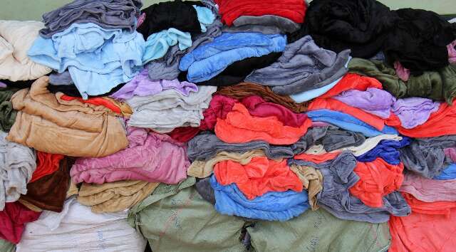 Governo compra 80 mil cobertores para distribuir a fam&iacute;lias de baixa renda