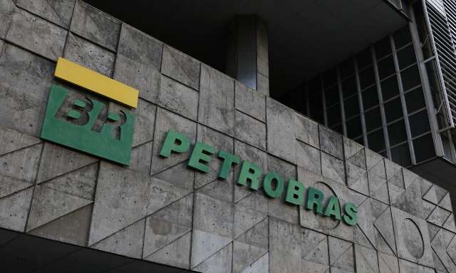 Voc&ecirc; concorda que governo federal deve vender a Petrobras?