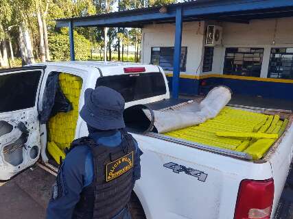 Traficante abandona caminhonete com R$ 3 milhões em maconha durante perseguição