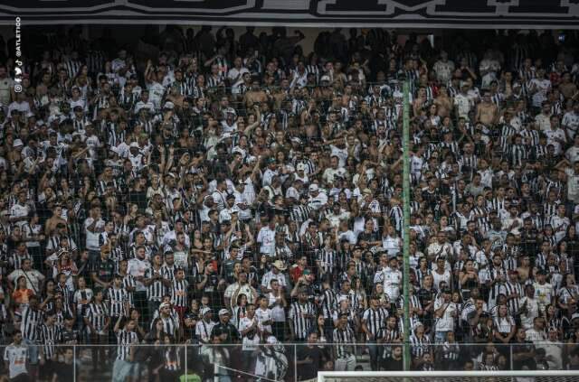 Em duelo com gol contra, Atl&eacute;tico-MG vence Atl&eacute;tico-GO por 2 a 0