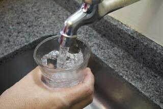 Vereadpr defende que consumidor deve escolher se paga ou não por água. (Foto: Marcos Santos / USP Imagens)